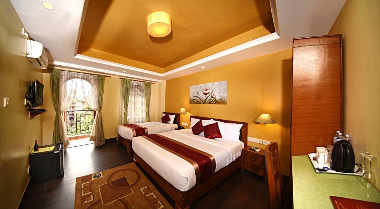 Family Room with Balcony - Free Airport Pickup,915638470:JPEG
