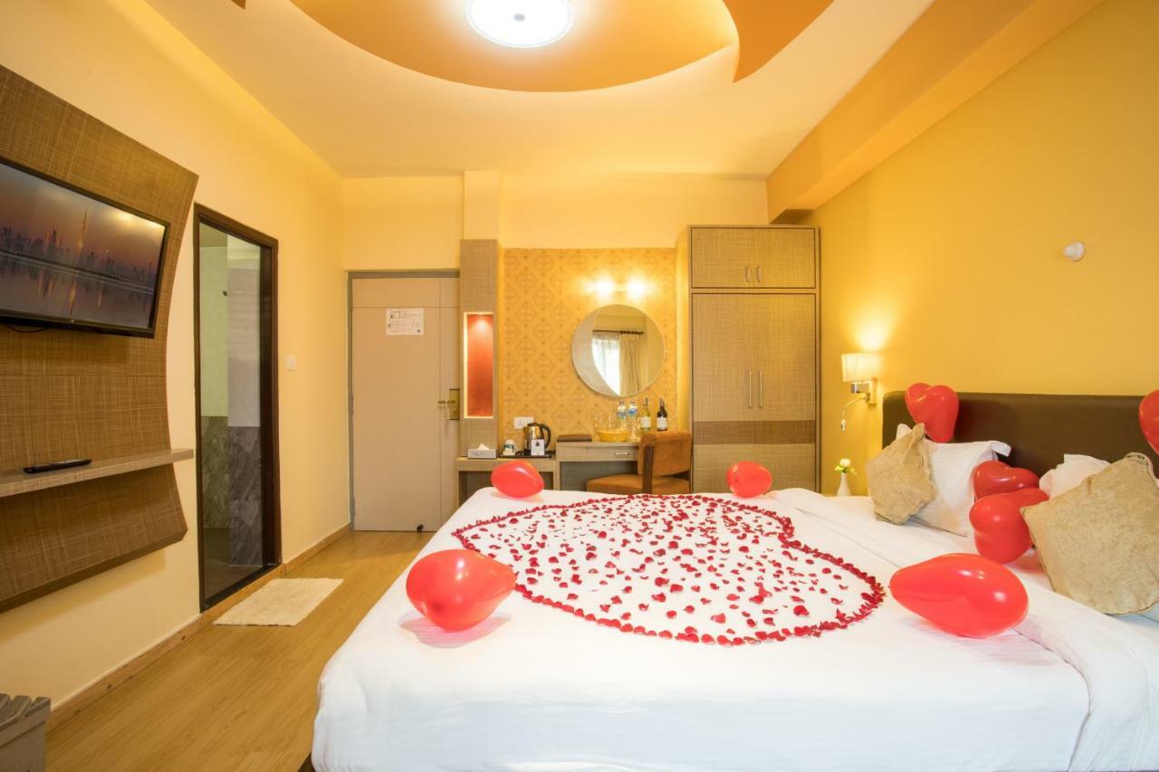 Deluxe Double Room 24 hours Check on First Spa Treatment & One-Way Complimentary Airport Transfer,891104971:JPEG