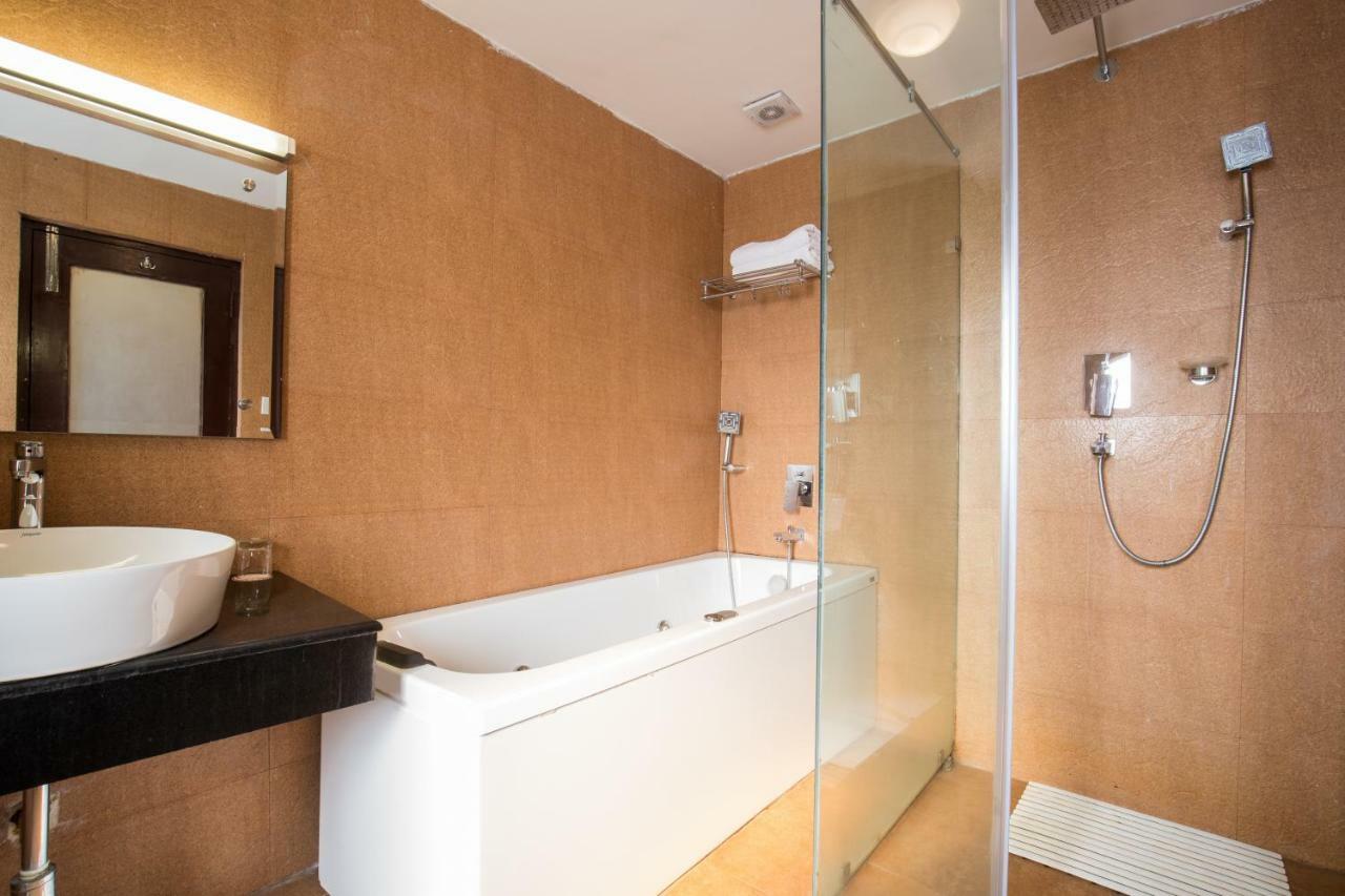 Boutique Family Room 24 hours Check on First Spa Treatment & One-Way Complimentary Airport Transfer,909006706:JPEG