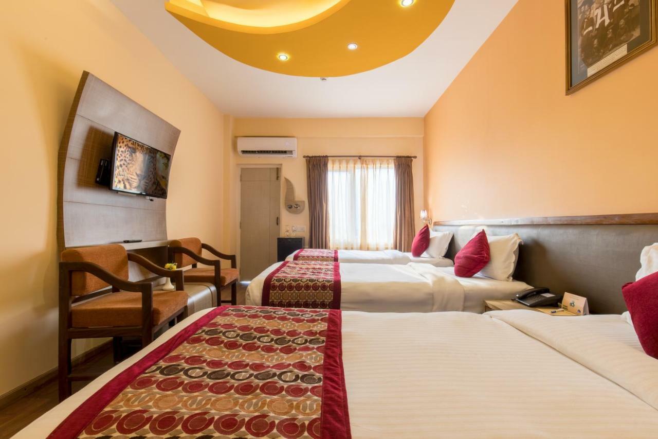Deluxe Family Room 24 hours Check on First Spa Treatment & One-Way Complimentary Airport Transfer,909007012:JPEG